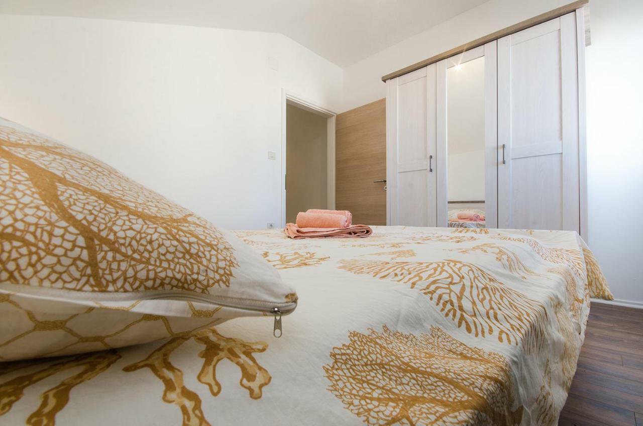 Apartman Korina Sukosan Exterior photo