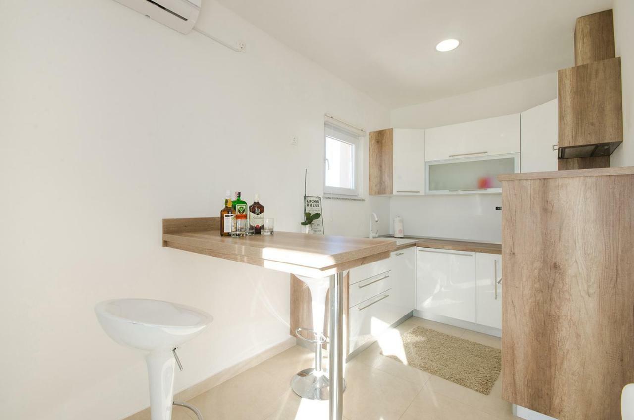 Apartman Korina Sukosan Exterior photo