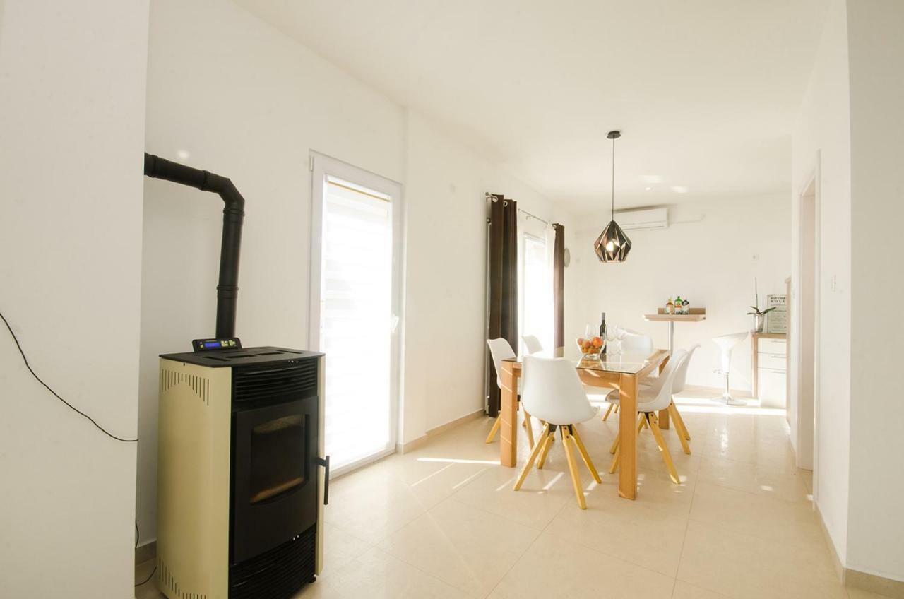 Apartman Korina Sukosan Exterior photo